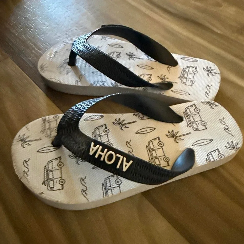 SOHA KEIKI kids flip flops size 6.5 toddler